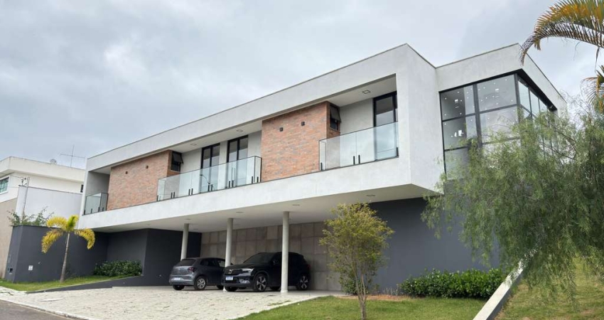 Liberdade, conforto e segurança para viver seus melhores dias no Spina Ville!  Casa linear à venda .