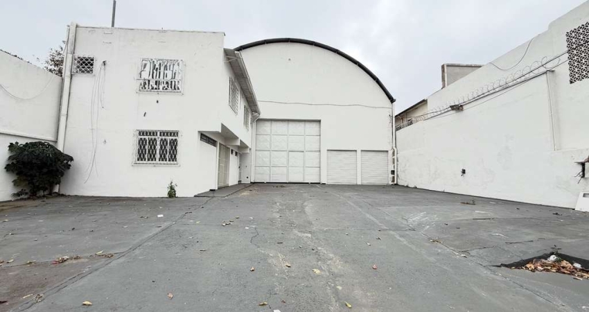Espaço, localização estratégica e estrutura para impulsionar seu negócio! Galpão disponível para venda no bairro Manoel Honório.