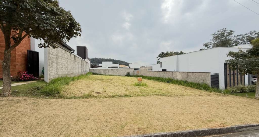 Terreno à venda no Residencial Alvim! Seu novo começo começa aqui: construa do seu jeito em um cenário de tranquilidade e segurança