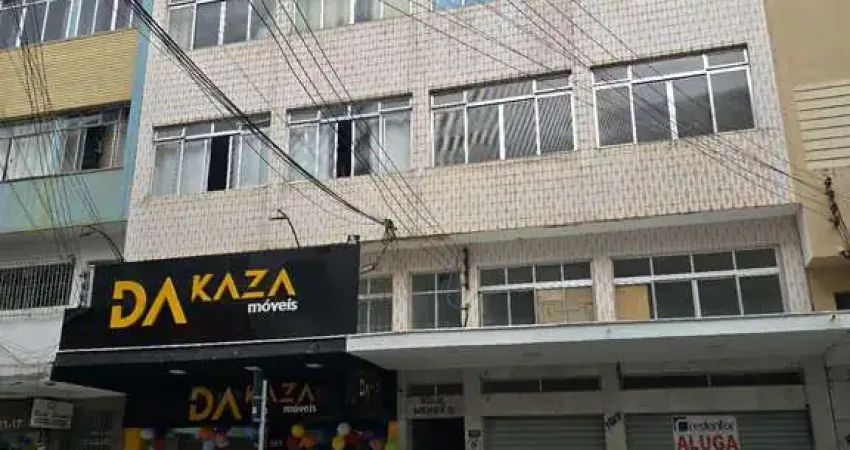 Oportunidade de ouro para viver no Centro de Juiz de Fora: praticidade, espaço e excelente custo-benefício! Apartamento 3 quartos à venda.