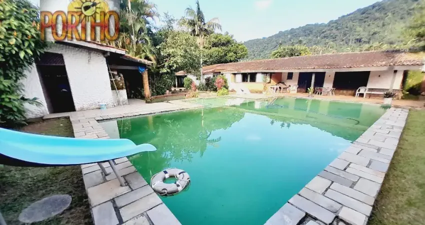 Casa Térrea no Jardim Guaiuba, 350 metros da Praia