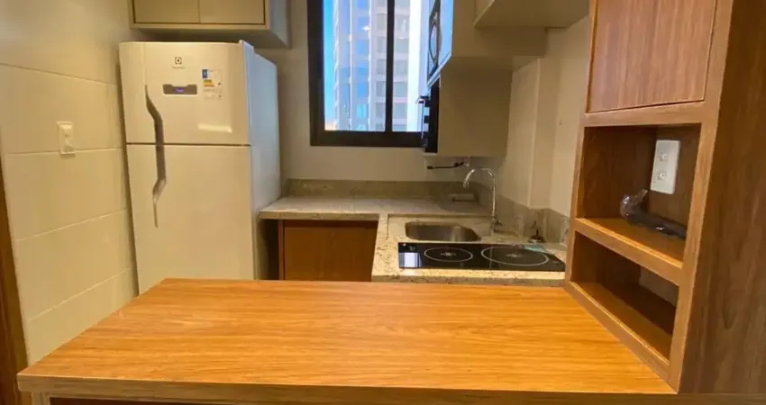 Vendo Studio mobiliado com varanda Caminho das Árvores