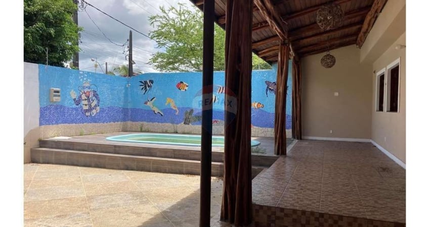 Casa a venda 4/4, sendo uma suite em Nova Dias d'Ávila, 350m²