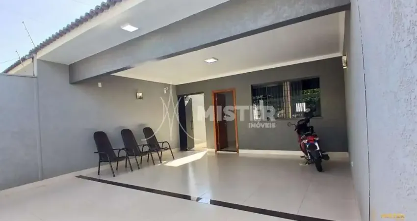 Casa à venda em Maringá, Jardim Tóquio - 120m² - Com corredor Lateral e Churrasqueira