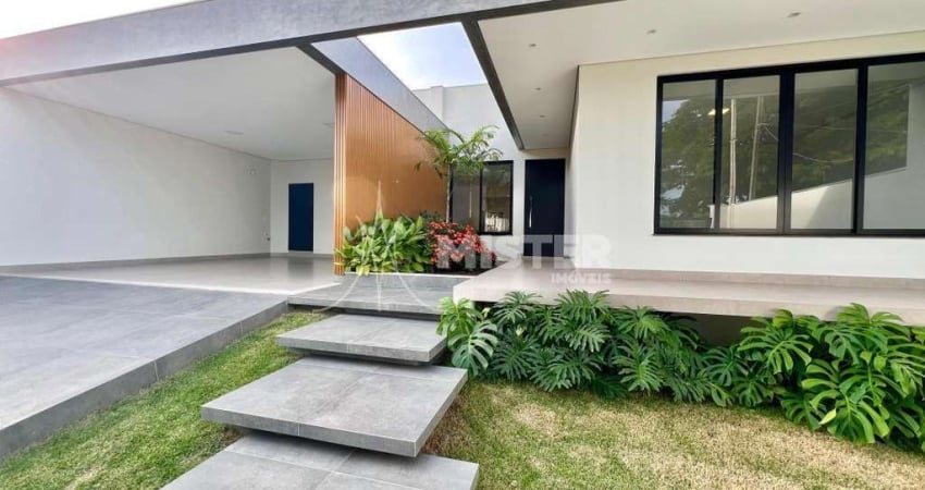 Casa à venda em Maringá, Zona 05, com 270m² de área construída.