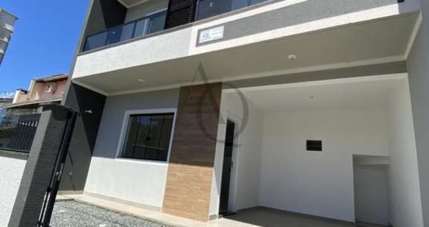 Sobrado para Venda em Balneário Piçarras, Itacolomi, 3 dormitórios, 1 suíte, 3 banheiros, 2 vagas