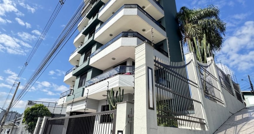 Apartamento à venda com 3 quartos, sendo 1 suíte no Bairro Salgado Filho em Caxias do Sul RS