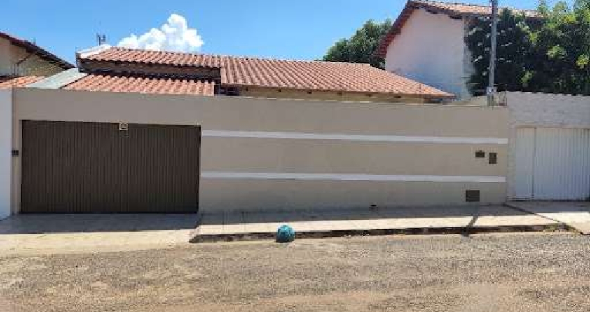 Vendo ou troco por apartamento casa no Jamil Miguel