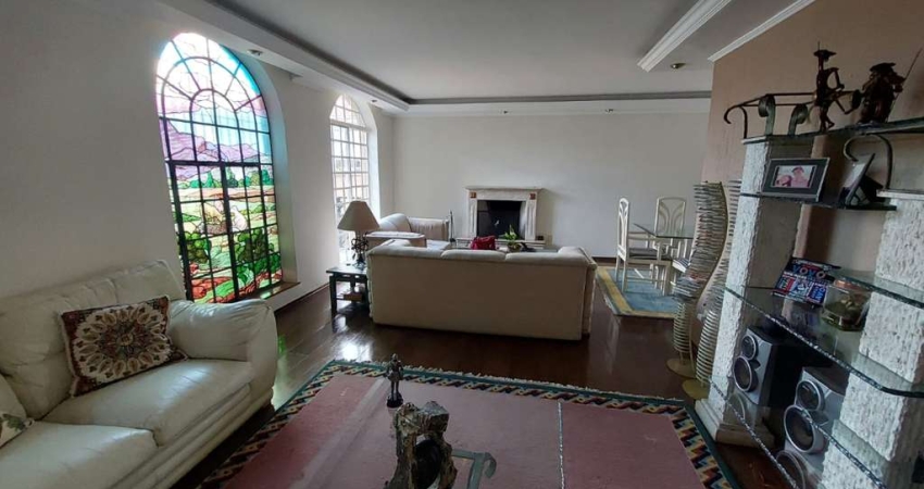 Versátil casa tipo para venda com 4 quartos, sendo 2 suítes, 313m²