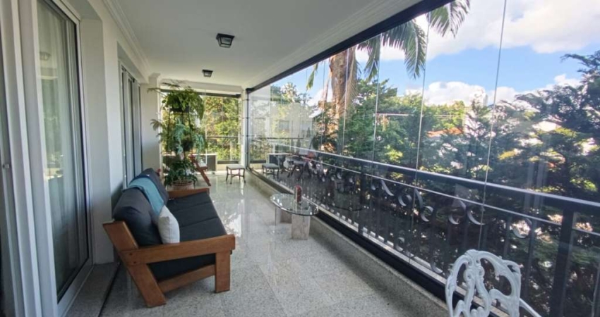 Atraente apartamento tipo para venda com 4 quartos, sendo 4 suítes, 323m²