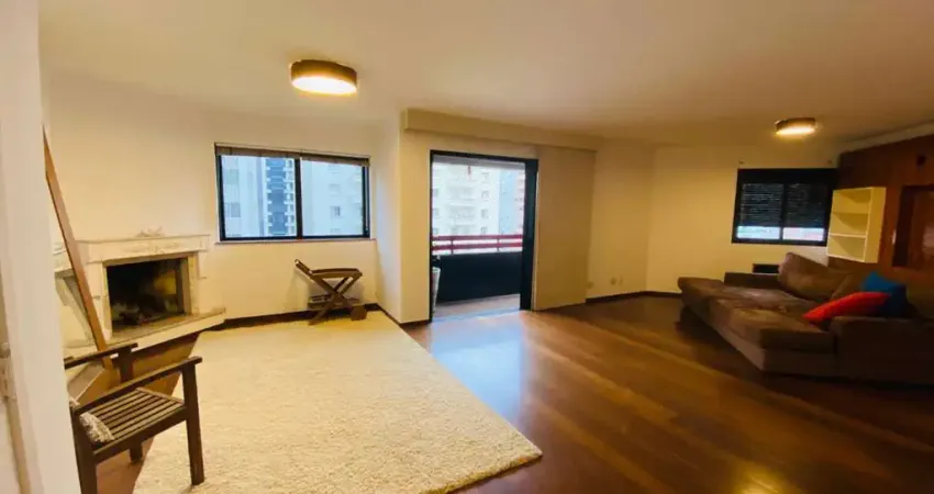 Funcional apartamento tipo para venda e locação em Itaim Bibi com 2 quartos, sendo 2 suítes, 146m²