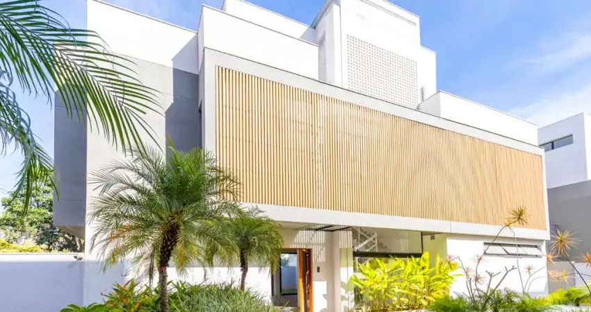 Sensacional casa em condomínio para venda com 4 quartos, sendo 4 suítes, 931m²