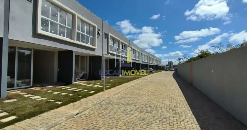 Casa duplex de 3 quartos sendo 1 suíte nova em conceito aberto em condomínio fechado  em ótima loca