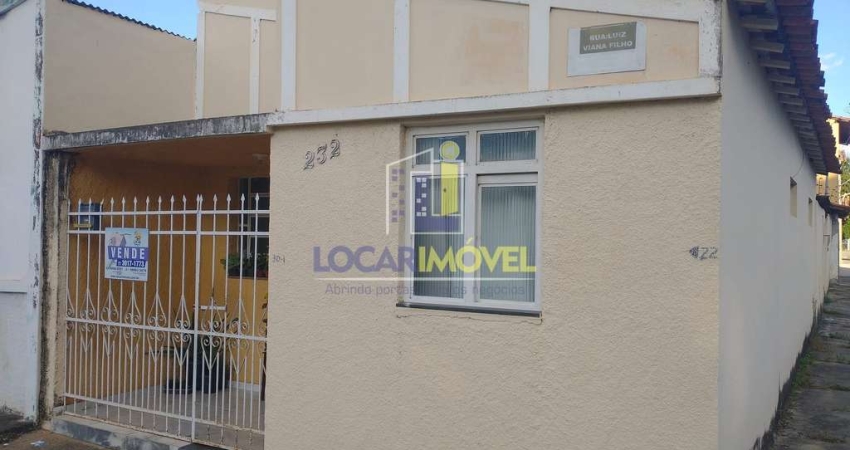 Casa de esquina com terreno de 110 m² à venda, Bairro Bela Vista perto da Av. Juracy Magalhaes, Vit