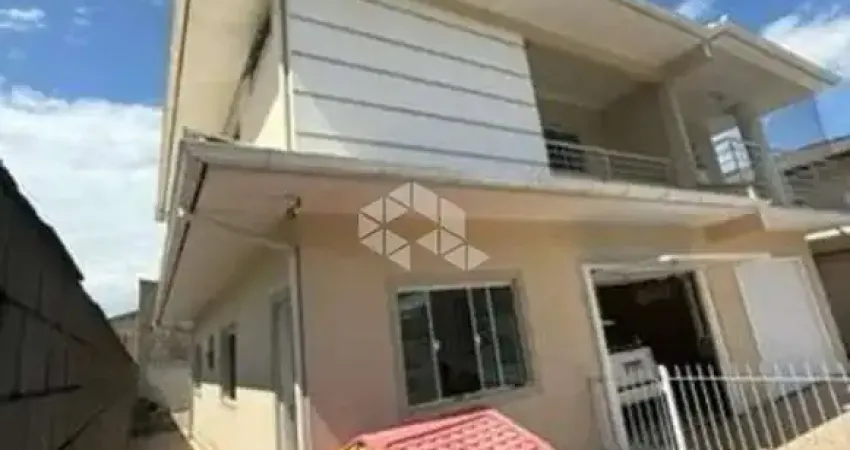 Linda casa mobiliada e equipada, com 236,47m², em localização privilegiada.