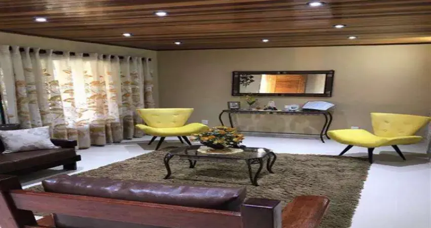 Chácara / sítio com 3 quartos à venda na Rua dos Guarantãs, 499, Parque dos Jacarandás, Arujá