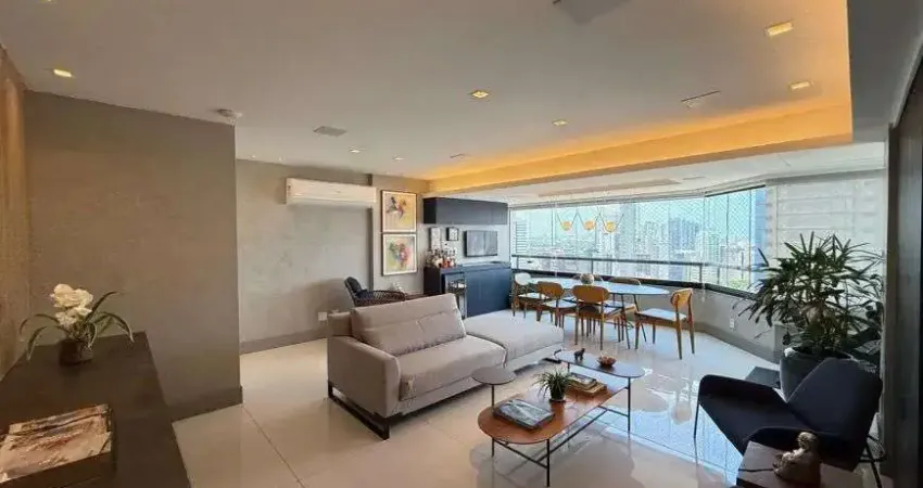 Apartamento 3/4 sendo 2, nascente, andar alto, porteira fechada.