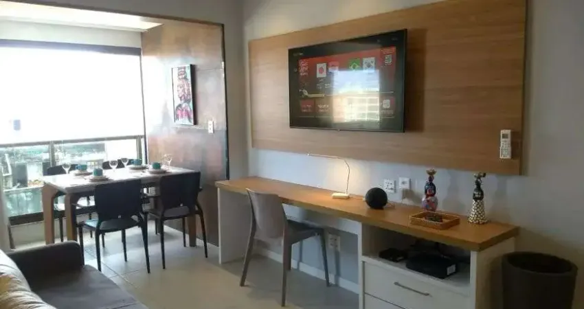 Apartamento quarto e sala barra 535, vista mar, andar baixo.