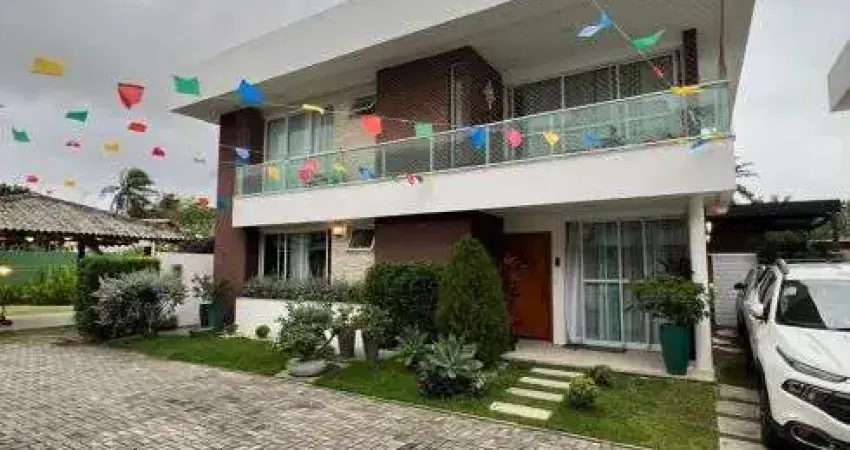 Buraquinho | 4 suítes | 180m² de área construída + 57m² de área gourmet | 2 vagas | energia solar |