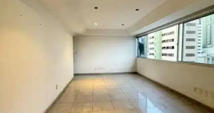 Apartamento 3/4 com suíte e dependencia, nascente total, armarios planejados.