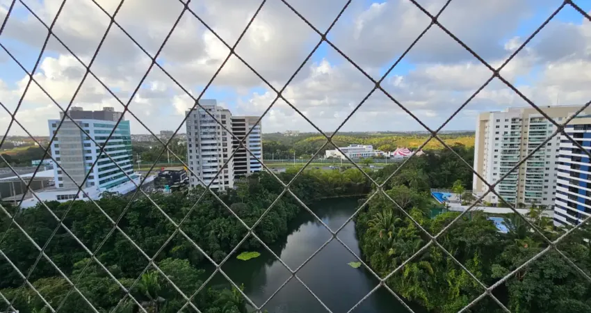 Alphaville salvador 1 2/4, varanda vista livre, andar alto.