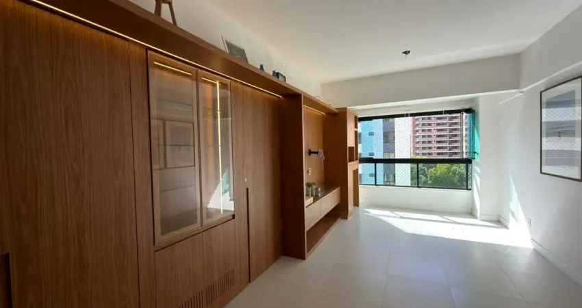 Apartamento pituba 2 suíte, varanda integrada, reformado.