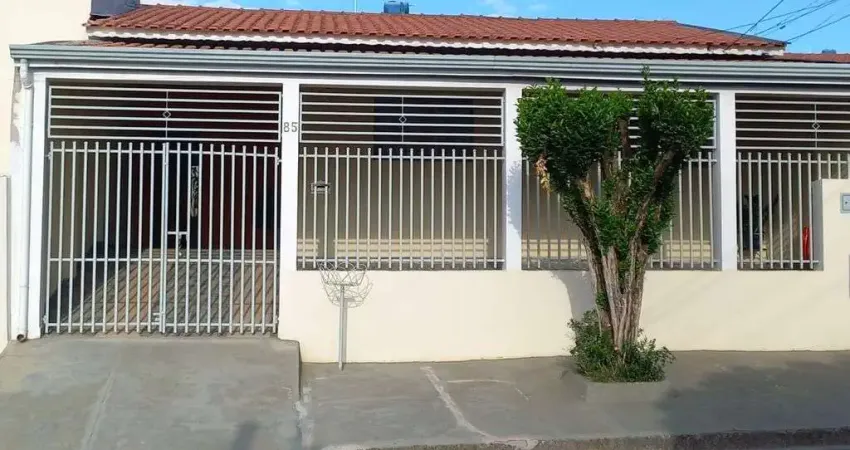 Conforto e Espaço! Casa no Jardim Cristina com 295m² de Área