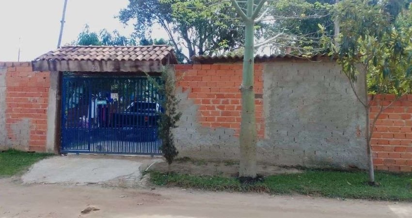 Oportunidade! Casa com 2 Quartos e 2 Vagas na Satélite Íris SOMENTE A VISTA