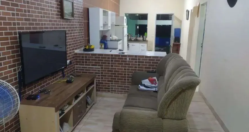 Seu Novo Lar! Casa com 5 Dormitórios e Quintal em Campinas