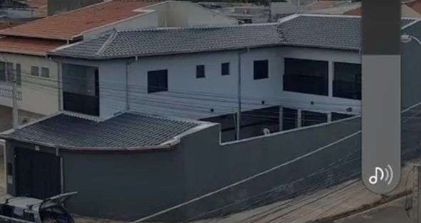 Versátil e Completo! Sobrado em Campinas com Piscina