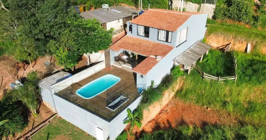 **Casa espaçosa LAZER COMPLETO com 6 vagas à venda no Nazane Paulista, SP**