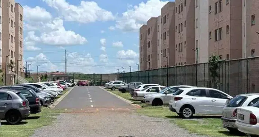 Oportunidade única: apto reformado e semi-mobiliado à venda!