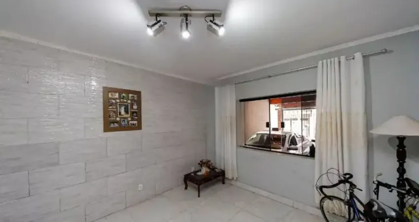 Ótima Oportunidade próximo ao Monotrilho! Casa Ampla na Vila Tolstoi - São Paulo