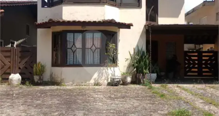 Terreno em condomínio fechado à venda no Centro, Bertioga 