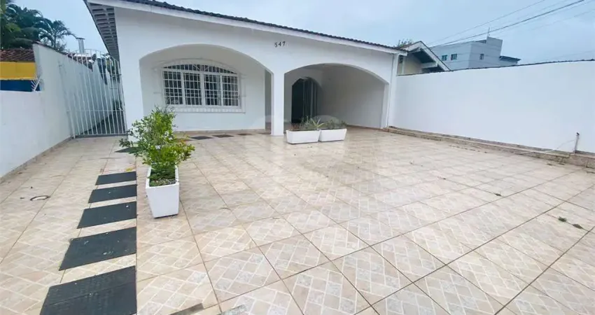 Casa comercial à venda no Centro, Bertioga 