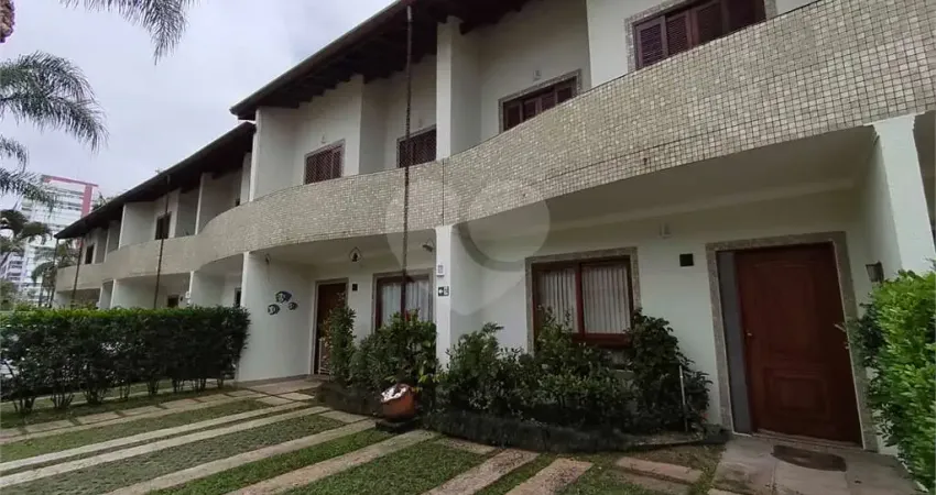 Terreno em condomínio fechado à venda no Centro, Bertioga 