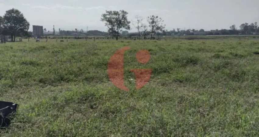 Sítio / Haras com casa sede para venda em Pindamonhangaba - SP