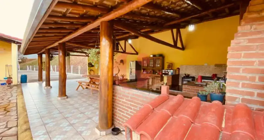 Chácara para venda com 3 quartos e piscina com 250m² - Souza próximo a Monteiro Lobato