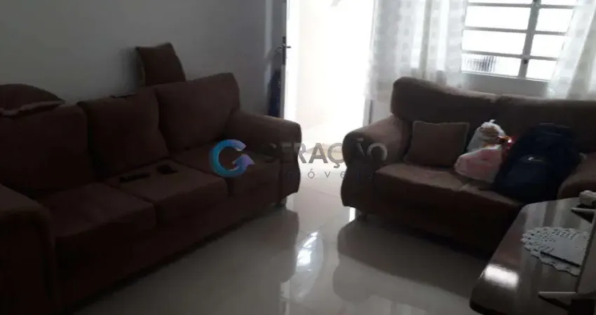 Casa térrea reformada de 02 Dorm. - 80,00m² no Jardim das Industrias