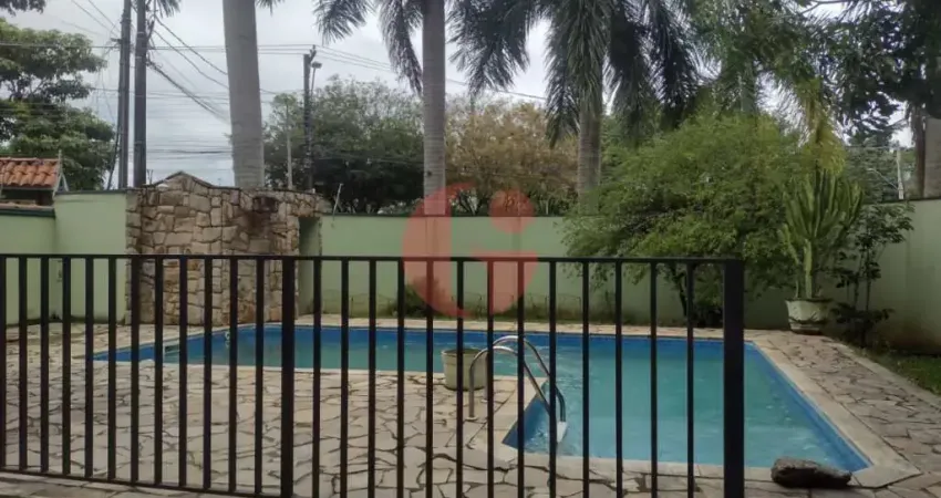Casa ampla à venda com 4 quartos 6 vagas de garagem e 300m² no Jardim Esplanada