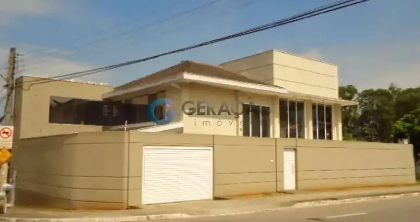 Sobrado para venda de 03 dormitórios e 01 suíte no Bosque dos Eucaliptos