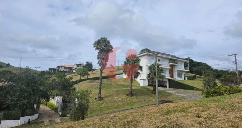 Terreno á venda com 1.100 m² em condomínio fechado localizado em Jambeiro
