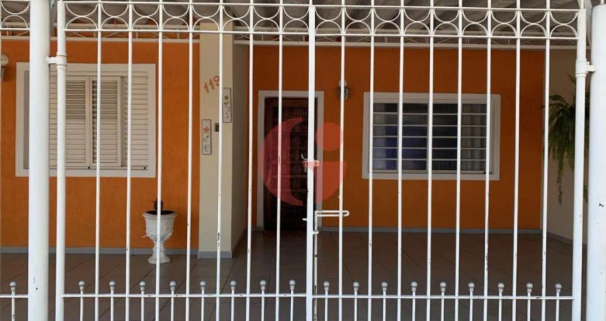 Casa à venda com 03 dormitórios e 01 banheiro- Jardim Paulista