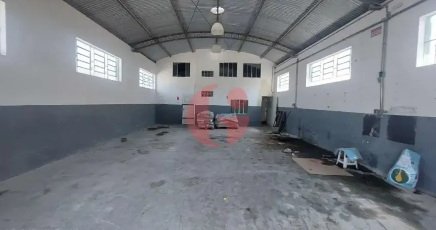 Galpão para locação com 1 banheiro e 3 vagas de garagem- 240 m² de área útil- vila nair