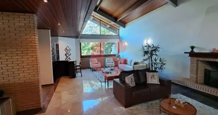 Casa sobrada à venda em condomínio fechado com 03 dormitórios sendo 03 suítes- Jardim Aquarius