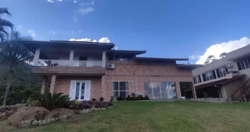 Casa com 3 dormitórios à venda, 370 m² por r$ 8.499.000,00 - centro - pomerode/sc