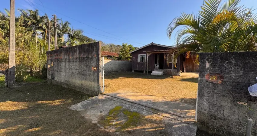 215mil casa madeira quintal grande próximo a ponte pênsil e lagoa de barra velha