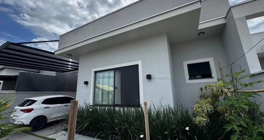 Casa com móveis planejados energia solar próximo lagoa de barra velha