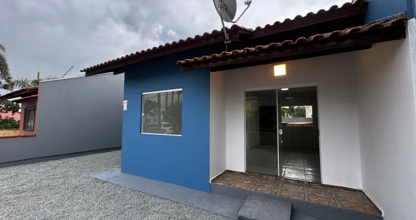 Casa com preço de oportunidade em barra velha por 255mil grande quintal