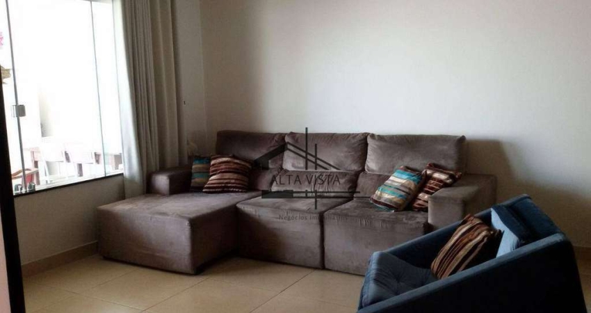 Casa com 3 dormitórios à venda, 190 m² por R$ 650.000,00 - Nova Uberlândia - Uberlândia/MG